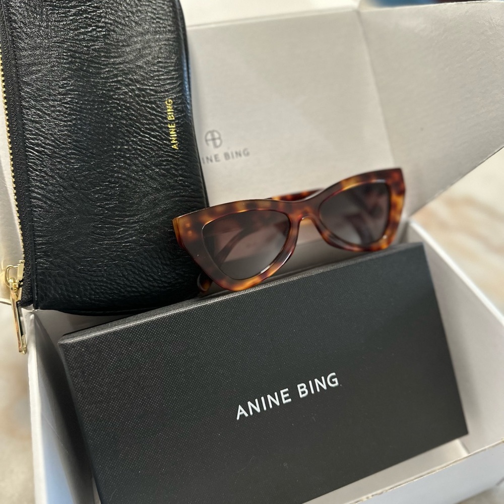 Beautiful Tortoise Anine Bing Sunglasses